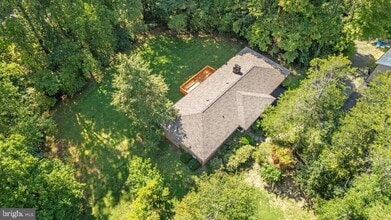 39225 Foxhill Rd in Leesburg, VA - Building Photo - Building Photo