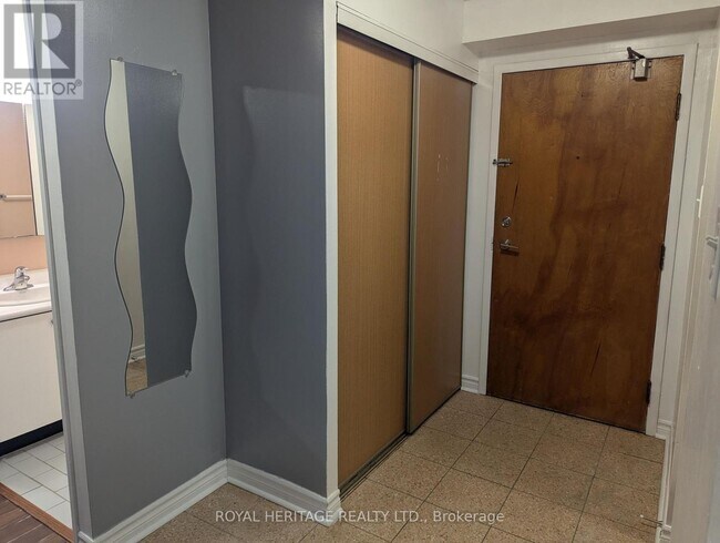 3050 Ellesmere Rd in Toronto, ON - Building Photo - Building Photo