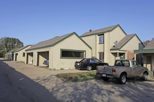 North Bend Townhomes in Arlington, TX - Building Photo
