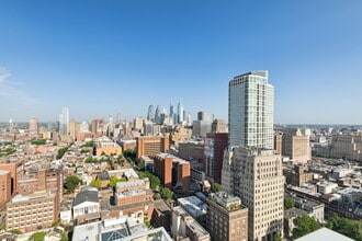 604 S Washington Sq, Unit 1806 in Philadelphia, PA - Foto de edificio - Building Photo