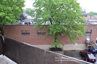 125 Trapelo Rd, Unit 34 in Belmont, MA - Building Photo