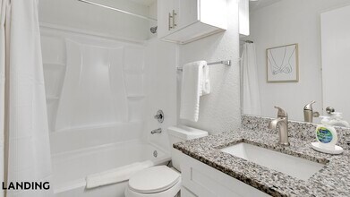 1225 E Pleasant Run Rd, Unit 1605 in Desoto, TX - Foto de edificio - Building Photo