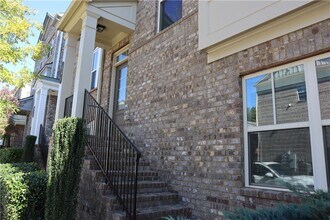 561 Sunset Park Dr in Suwanee, GA - Building Photo - Building Photo