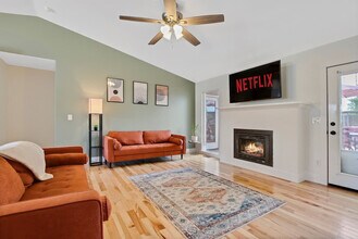 4243 E Driftwood Dr in Meridian, ID - Building Photo - Building Photo