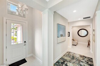 5743 Highbourne Dr in Naples, FL - Building Photo - Building Photo