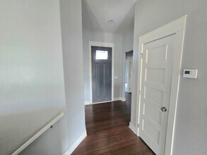 7833 Hayek Dr in Lincoln, NE - Foto de edificio - Building Photo