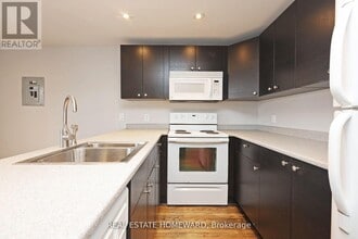 156 Royal York Rd in Toronto, ON - Building Photo - Building Photo