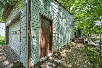 30 Woodland Terrace in Crossville, TN - Foto de edificio - Building Photo