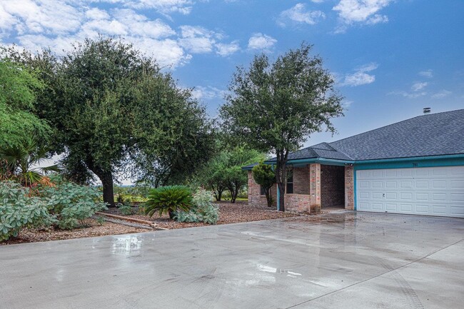 781 Lago Vista Dr in Del Rio, TX - Building Photo - Building Photo