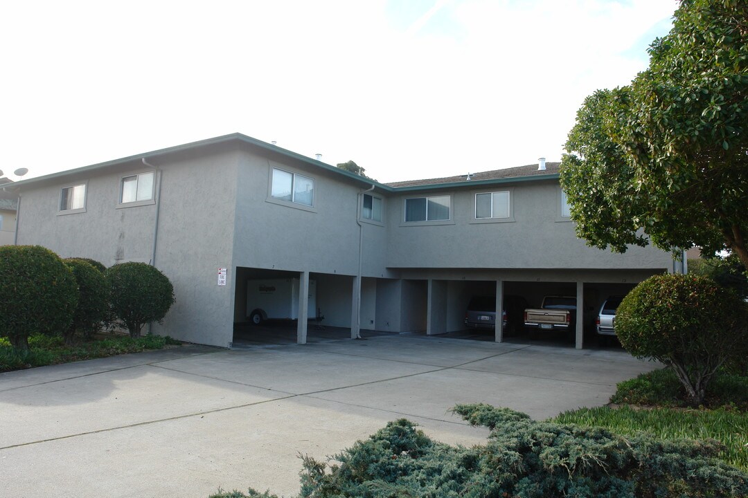 3056 Owen Ave in Marina, CA - Foto de edificio