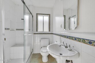 1033 Pine St in Santa Monica, CA - Building Photo - Building Photo