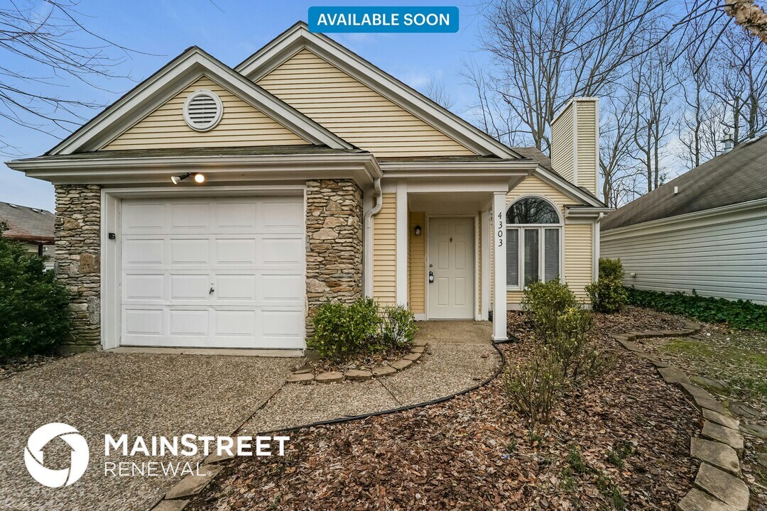 4303 Bay Pointe Dr in Louisville, KY - Building Photo
