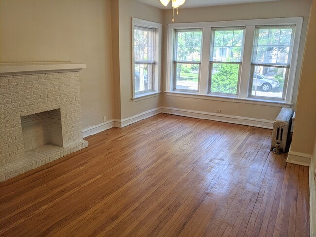 551 Sherman Ave, Unit 04-2 in Evanston, IL - Building Photo - Building Photo