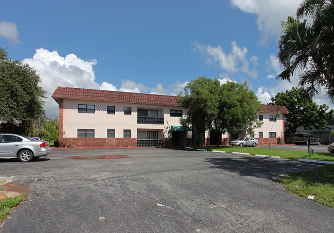 1721 NW 15th Vis in Boca Raton, FL - Foto de edificio - Building Photo