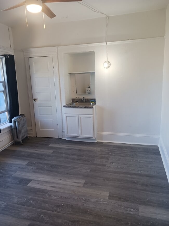 property at 1717 W Burnside St