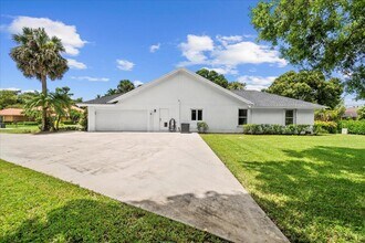 15575 Woodmar Ct in Wellington, FL - Building Photo - Building Photo