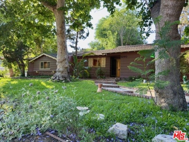 property at 2290 Canonita Dr