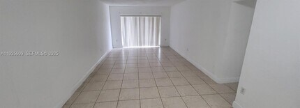 17101 NW 57th Ave in Miami Gardens, FL - Foto de edificio - Building Photo