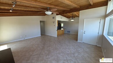 71683 Mirage Rd in Rancho Mirage, CA - Foto de edificio - Building Photo