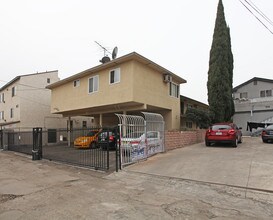 1422 N Kenmore Ave in Los Angeles, CA - Building Photo - Building Photo