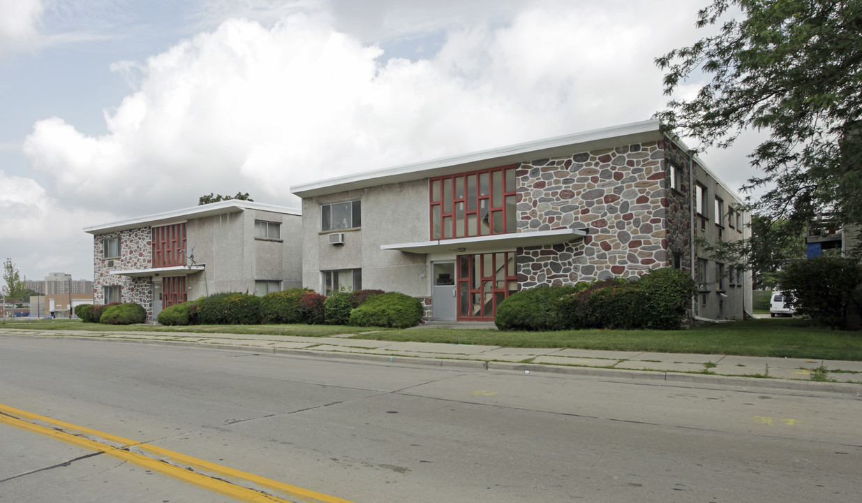 Southside Luxury Apartments in Milwaukee, WI - Building Photo