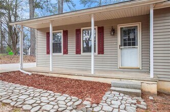 5700 Tracy Dr SE in Mableton, GA - Foto de edificio - Building Photo