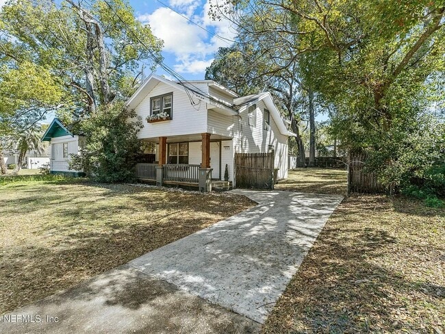 property at 810 Calvert St