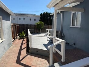 7402 Haskell Ave in Van Nuys, CA - Building Photo - Building Photo