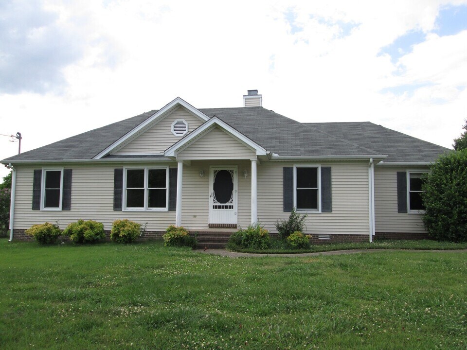 106 Couples Ct in Murfreesboro, TN - Building Photo