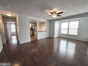 689 Winding Stream Way in Odenton, MD - Building Photo - Building Photo