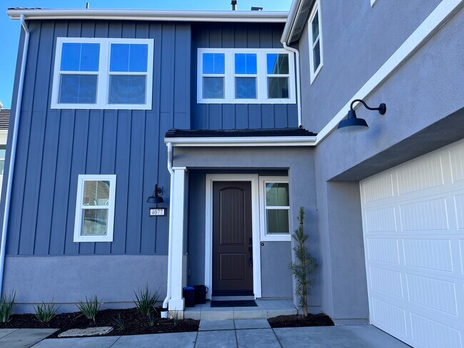 4077 Pomelo Dr in Corona, CA - Building Photo - Building Photo