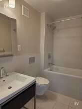 80 N Moore St in New York, NY - Building Photo - Building Photo