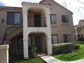 10660 Dabney Dr in San Diego, CA - Building Photo