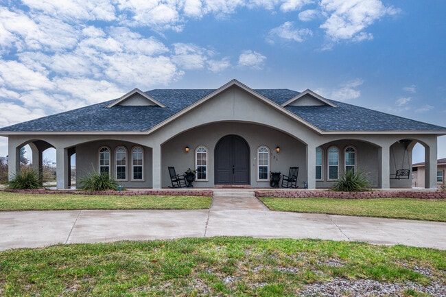 property at 121 La Paloma Dr