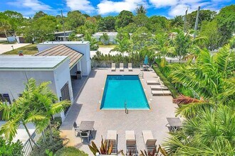 549 NW 17th St in Fort Lauderdale, FL - Building Photo - Building Photo