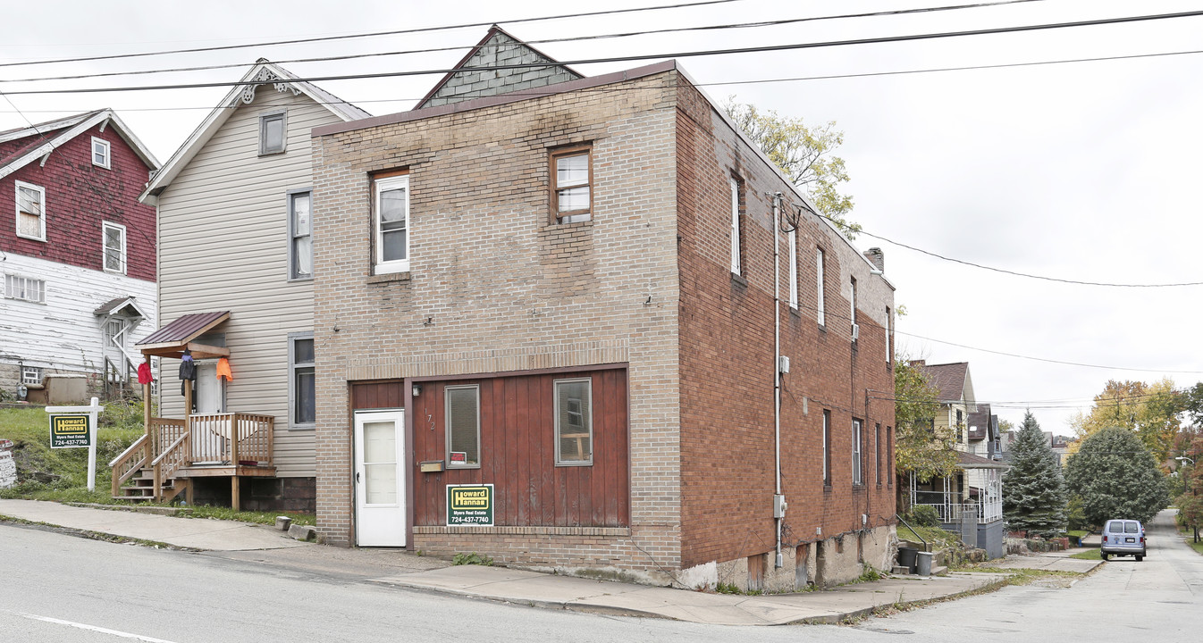172 E Main St in Uniontown, PA - Foto de edificio
