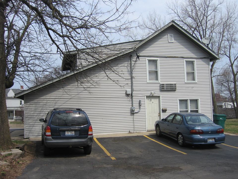 11 Nicholson St in Joliet, IL - Building Photo