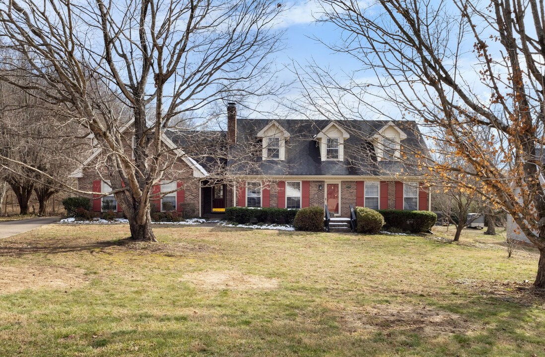 908 Hunter Ln in Clarksville, TN - Building Photo