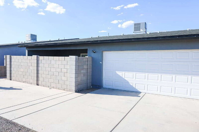 2531 E Broadway Rd