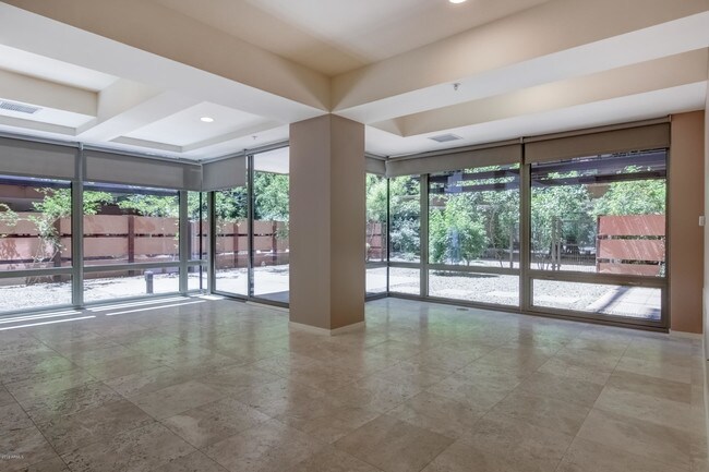 7121 E Rancho Vista Dr-Unit -1001 in Scottsdale, AZ - Foto de edificio - Building Photo