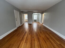 Canterbury Court Apartments in Buffalo, NY - Building Photo