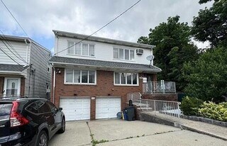 689 Fairview Ave in Fairview, NJ - Building Photo