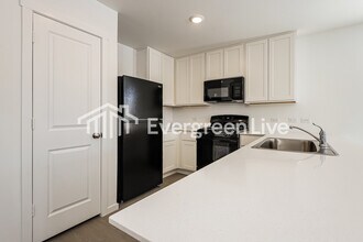 3713 Los Cabos Dr in Mustang, OK - Building Photo - Building Photo