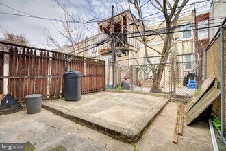 2069 E Monmouth St in Philadelphia, PA - Building Photo - Building Photo