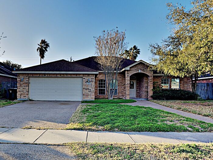 3121 La Rochelle Way in Corpus Christi, TX - Building Photo
