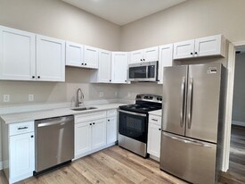 211 W Court St in Woodstock, VA - Building Photo