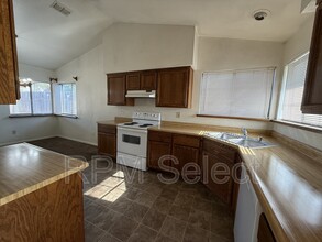 10 Gertz Ct in Sacramento, CA - Building Photo - Building Photo