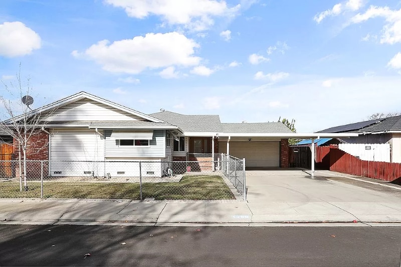 1209 David Ct in Modesto, CA - Building Photo