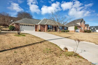 212 Warfe Ct in Huntsville, AL - Building Photo - Building Photo