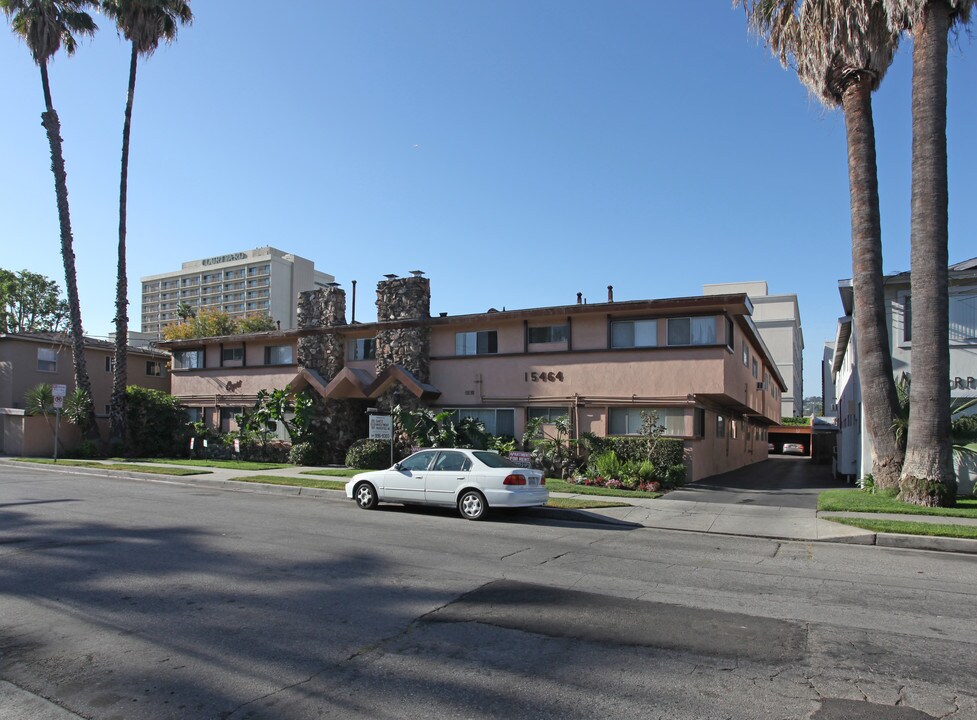 15464 Moorpark St in Sherman Oaks, CA - Building Photo